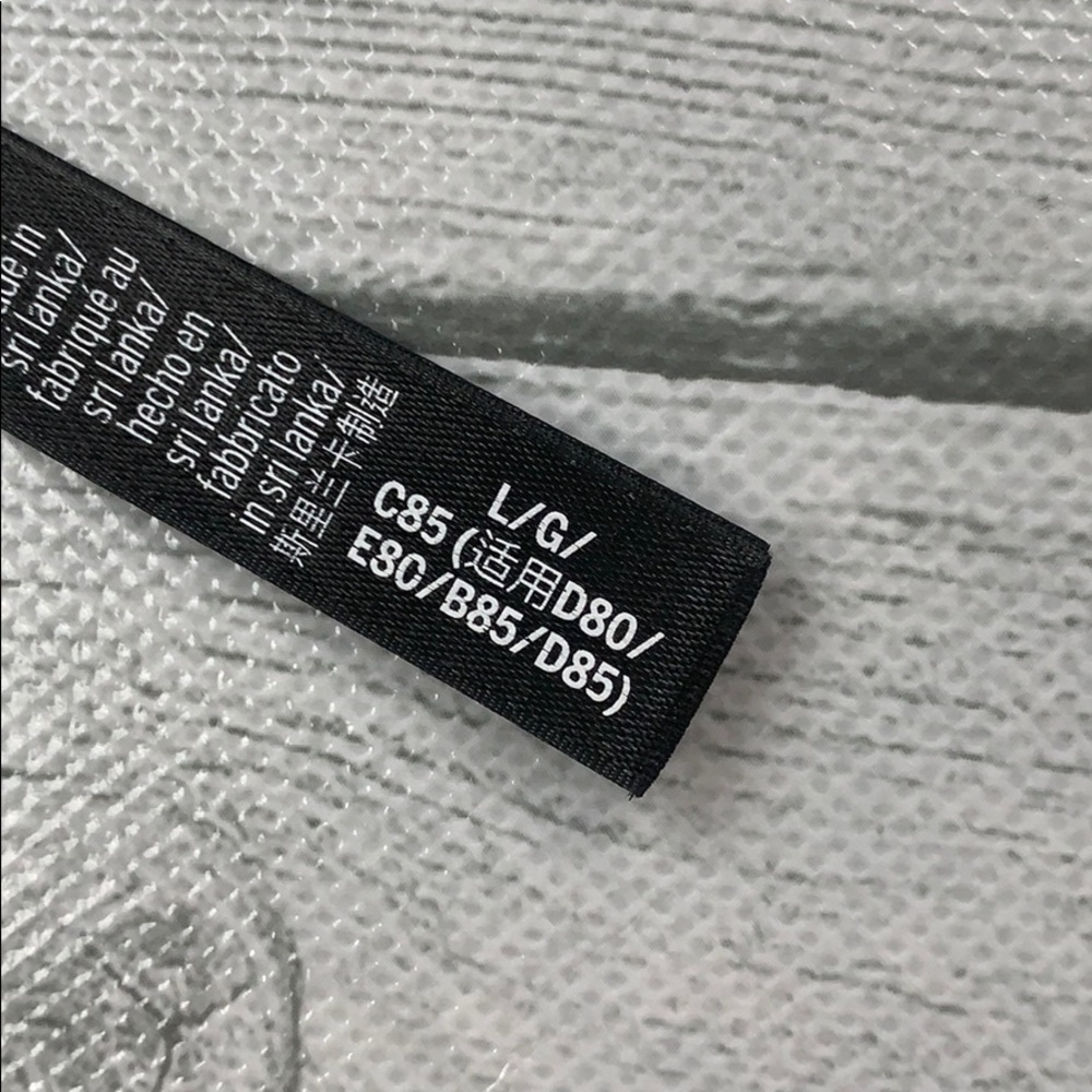 Victoria Sport Racerback Sports Bra - Picture 10 of 10